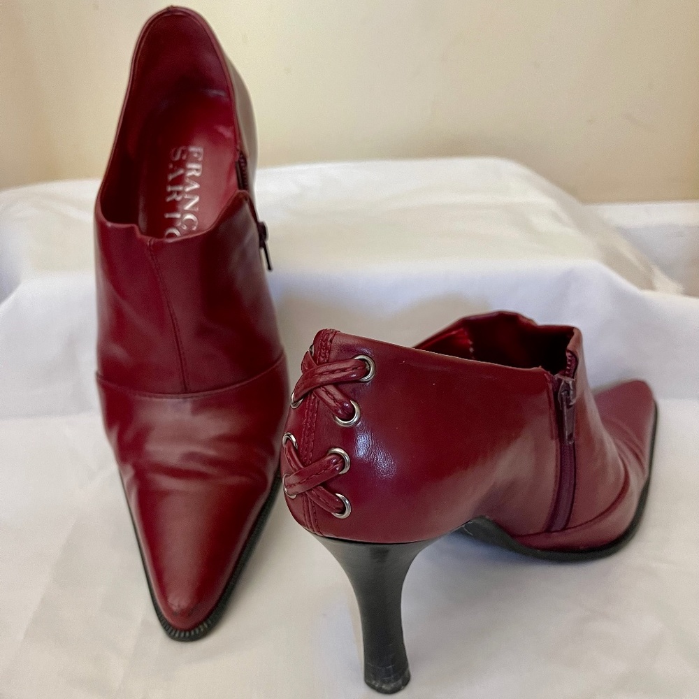 Franco Sarto deep red ankle bootie with sleek pointed toe  6M Like New